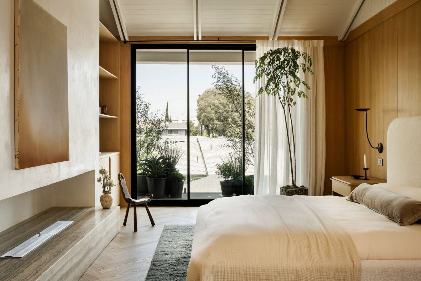 Allprace Hargis peaked house LA