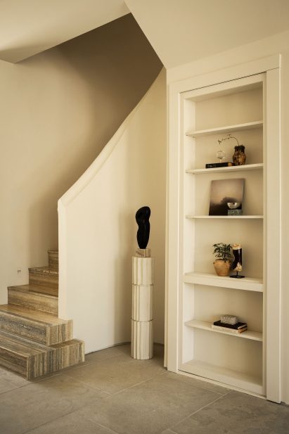 Allprace Hargis peaked house LA