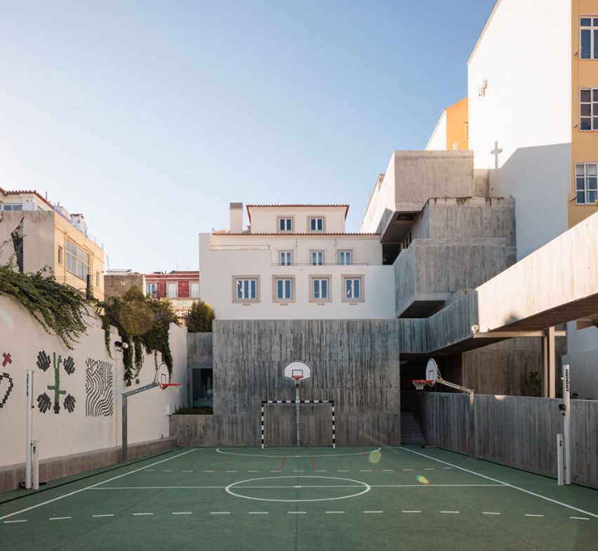 Colégio de Santa Maria by António Costa Lima Arquitectos
