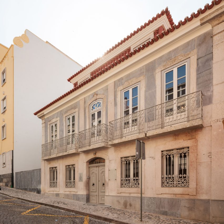 Colégio de Santa Maria by António Costa Lima Arquitectos