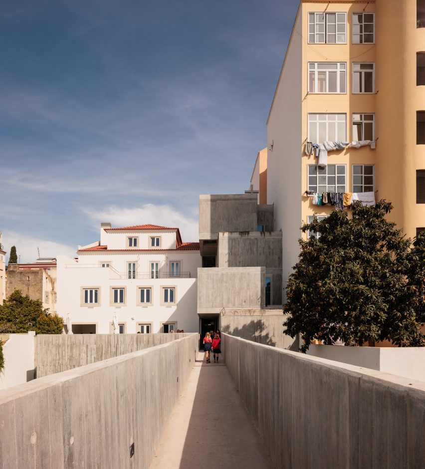 Colégio de Santa Maria by António Costa Lima Arquitectos