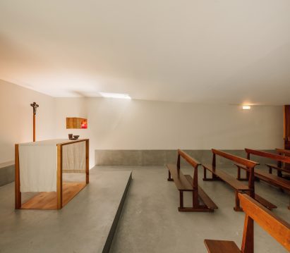 Chapel interior by António Costa Lima Arquitectos