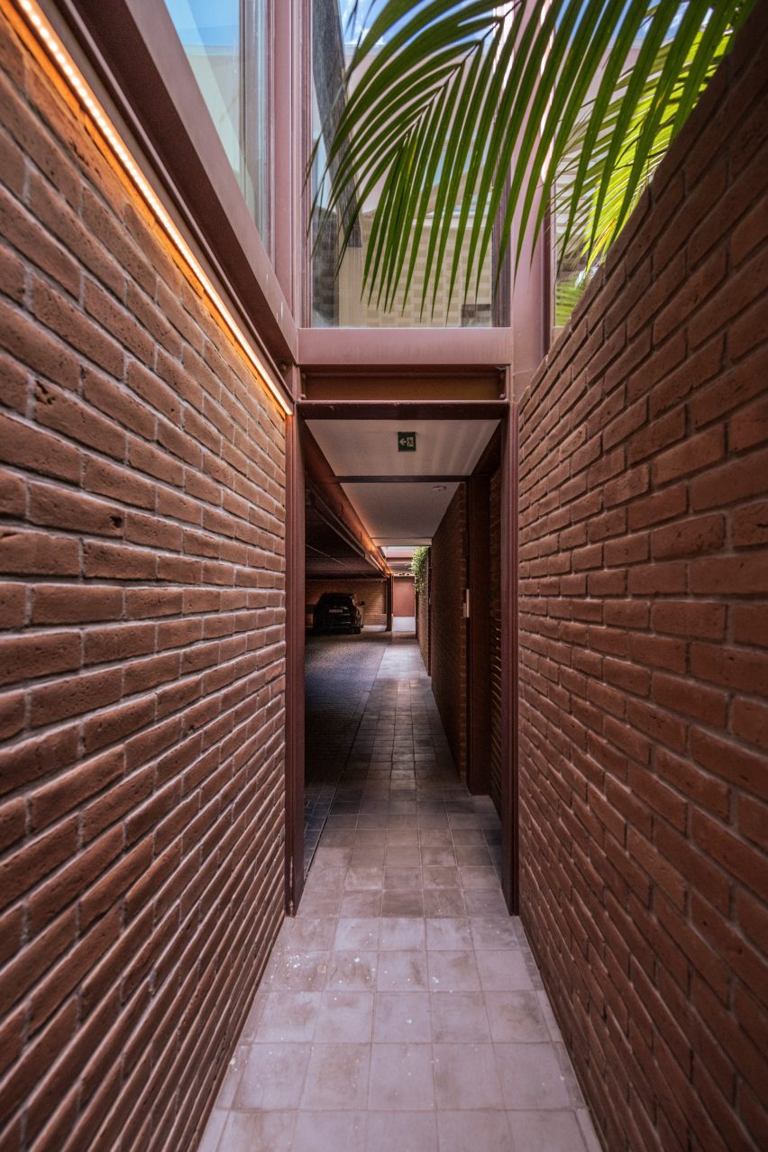 Praia do Bom Sucesso by António Costa Lima Arquitectos