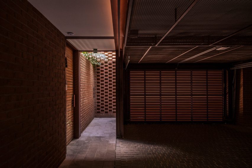 Praia do Bom Sucesso by António Costa Lima Arquitectos