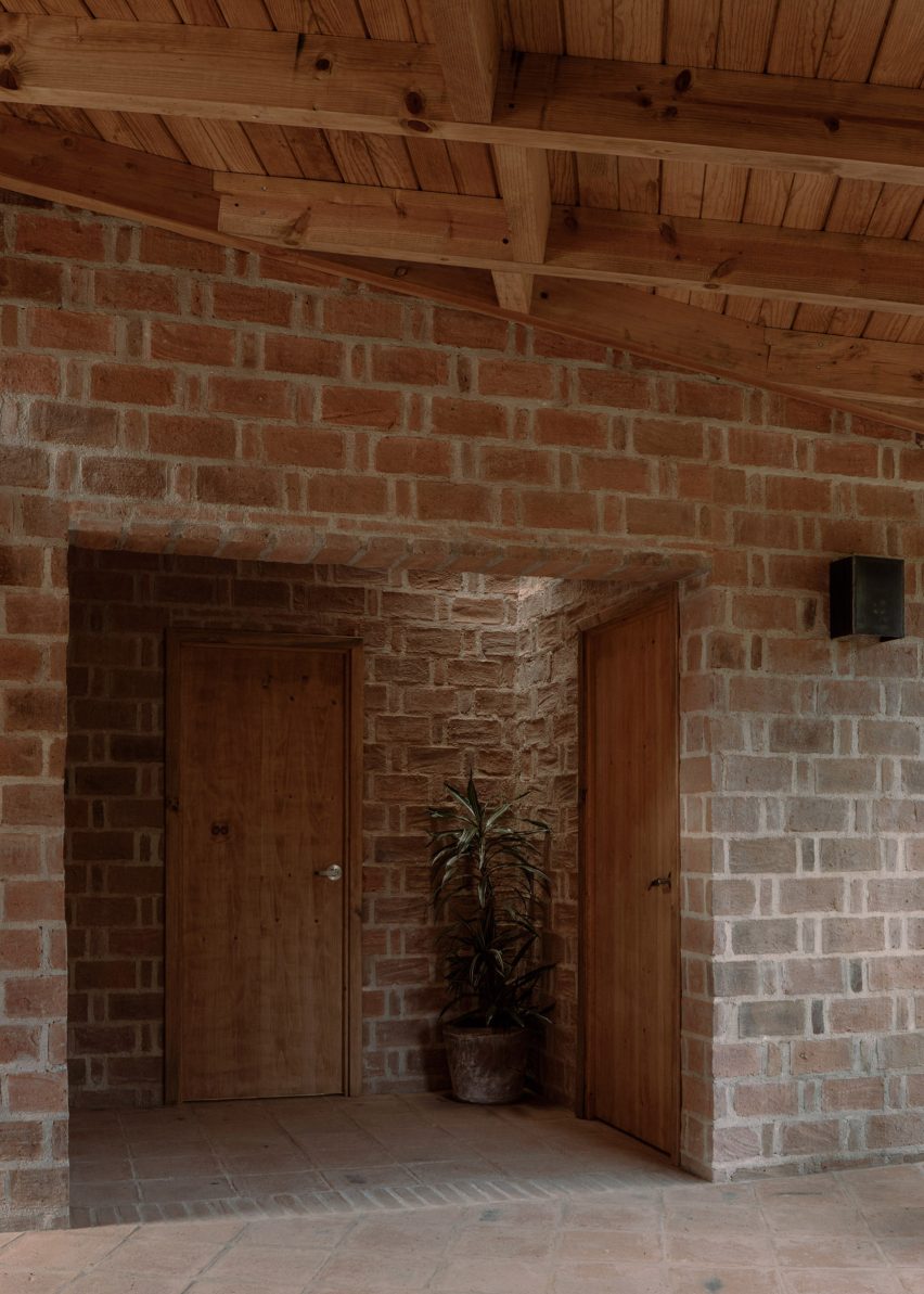 Casa Estelí by Colar