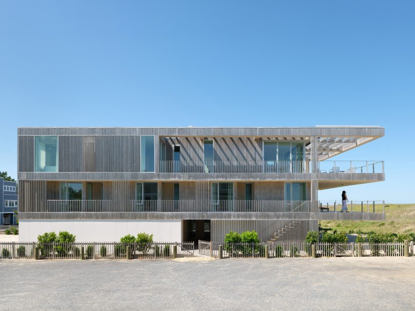 Dune House in Delaware by Ziger Snead