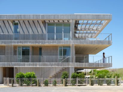 Dune House in Delaware by Ziger Snead