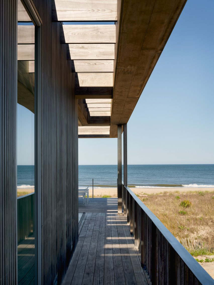 Dune House in Delaware by Ziger Snead