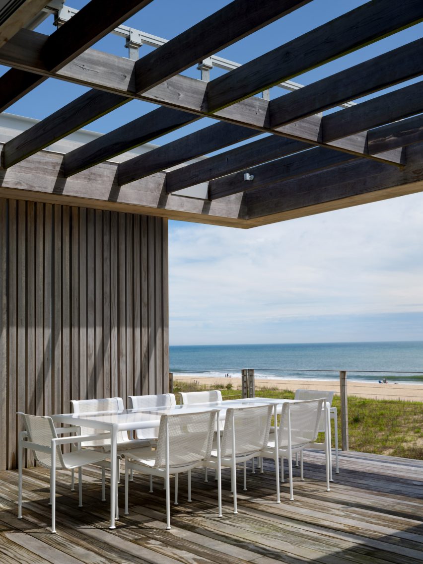 Dune House in Delaware by Ziger Snead