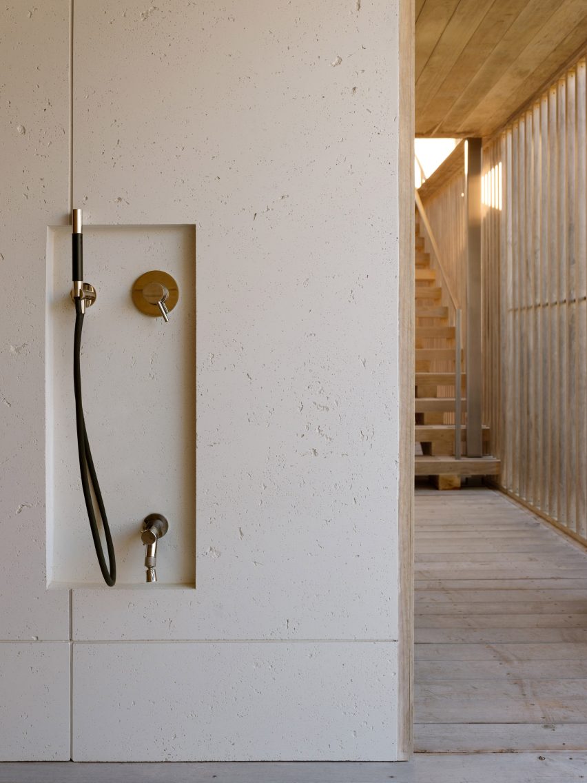 Dune House in Delaware by Ziger Snead