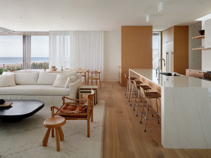 Dune House in Delaware by Ziger Snead