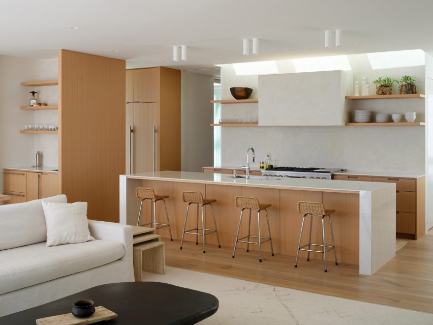 Dune House in Delaware by Ziger Snead
