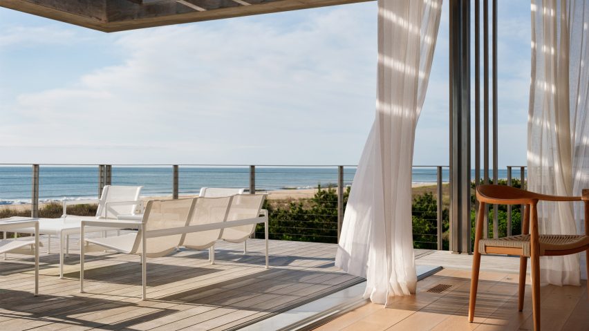 Dune House in Delaware by Ziger Snead