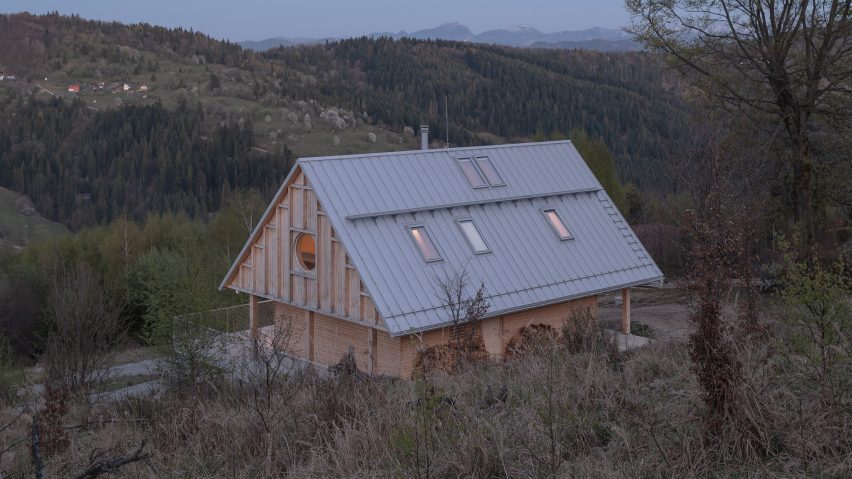 Husárik Hut by Oatelier