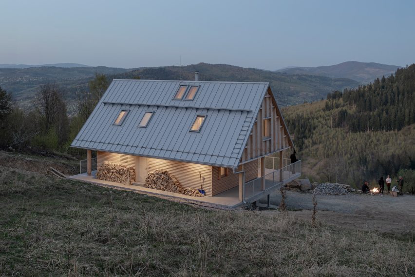 Husárik Hut by Oatelier