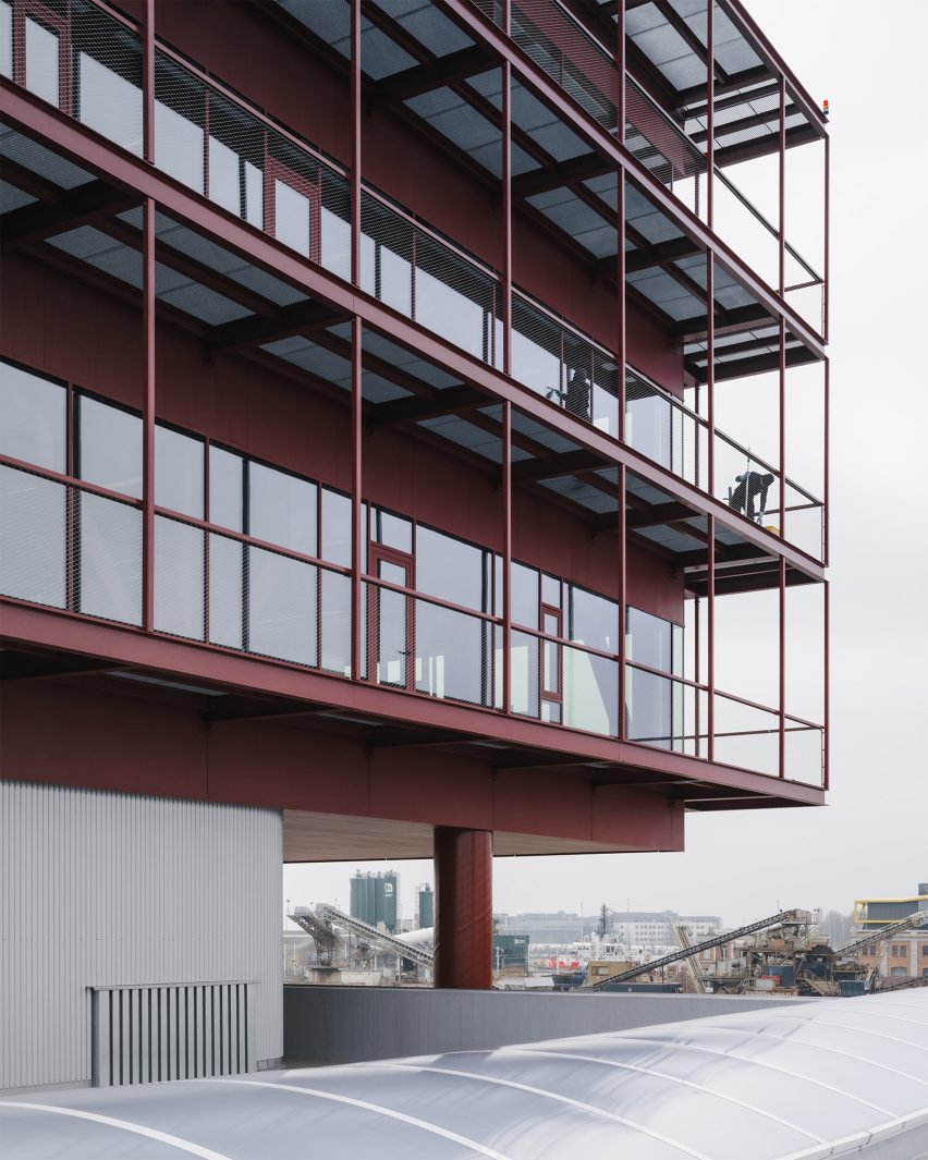 Elia service centre in Ostend by OYO Architects
