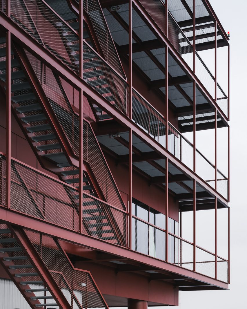 Elia service centre in Ostend by OYO Architects
