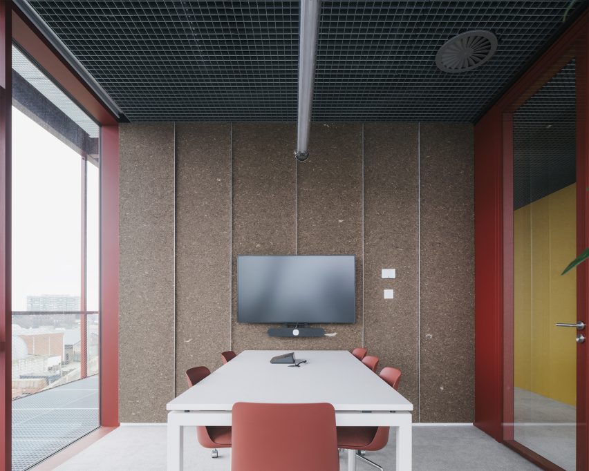 Elia service centre in Ostend by OYO Architects