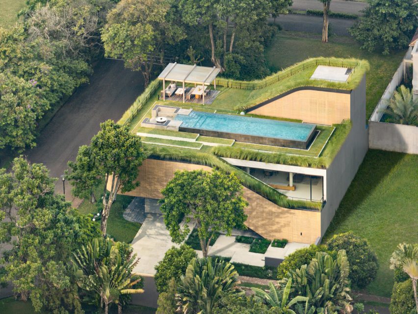 Split Mass Residence by K-Thengono Design Studio