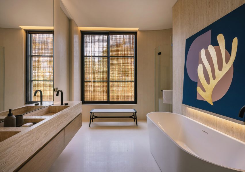 Split Mass Residence by K-Thengono Design Studio