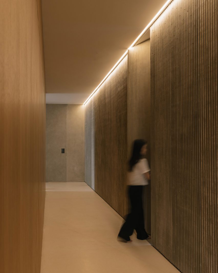 Split Mass Residence by K-Thengono Design Studio