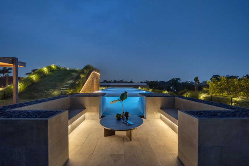 Split Mass Residence by K-Thengono Design Studio