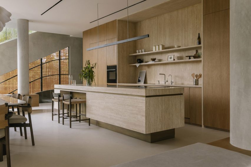 Split Mass Residence by K-Thengono Design Studio