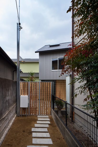 Alleyway to House in Shichiku