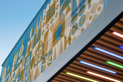 Kriskadecor metal facade chain system