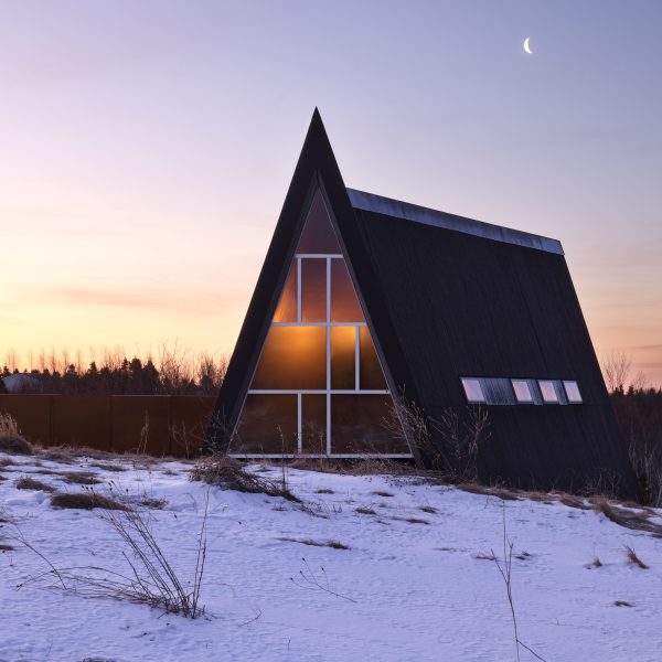 B-Frame (Nova Scotia, Canada) by Peter Braithwaite Studio