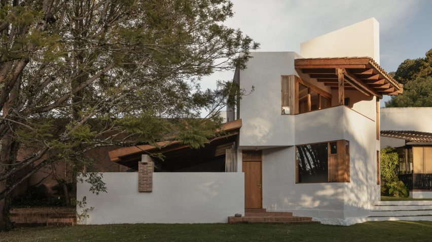 Casa Amona by Colar