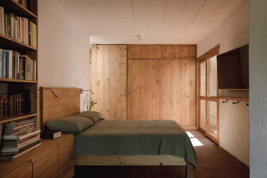 Casa Amona by Colar