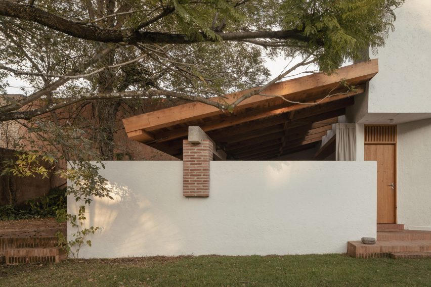 Casa Amona by Colar