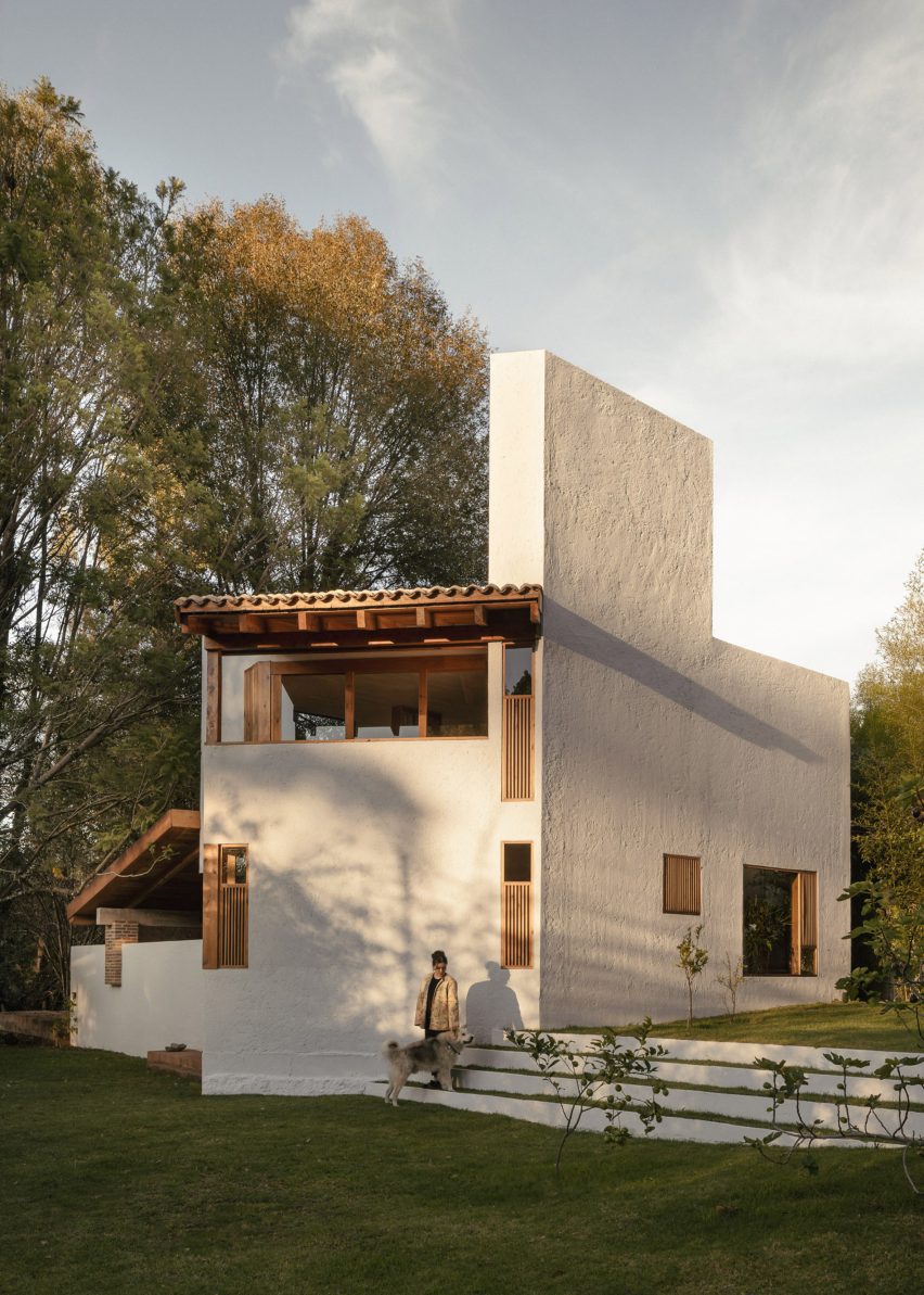 Casa Amona by Colar