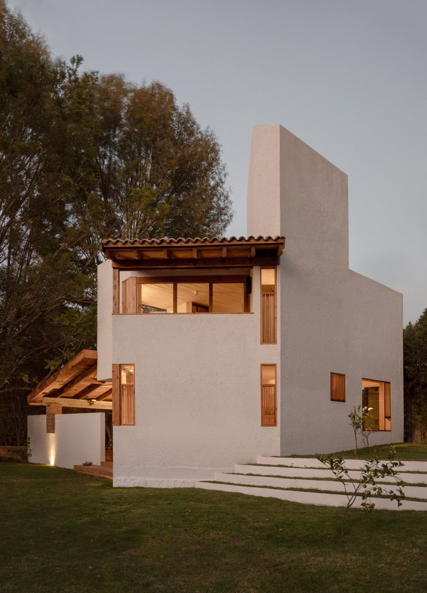 Casa Amona by Colar