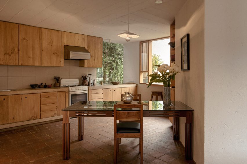 Casa Amona by Colar
