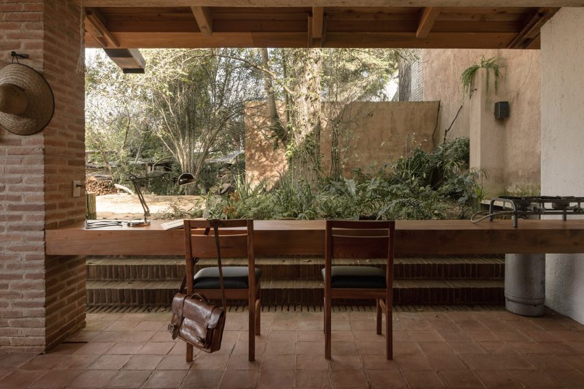 Casa Amona by Colar