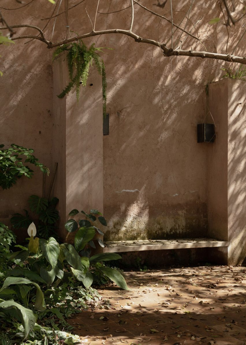 Casa Amona by Colar