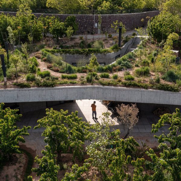 House in Iran with a planted roof