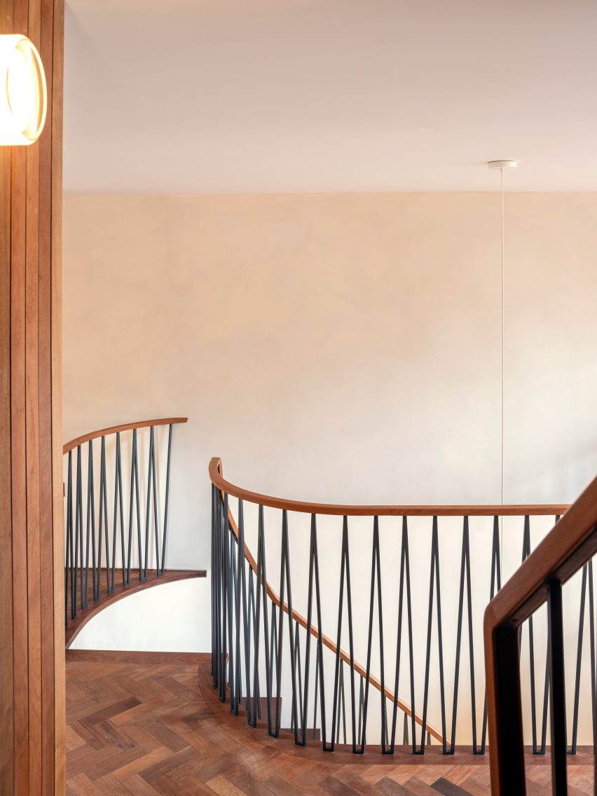 Upper landing inside Hampstead Town House by Hayhurst and Co