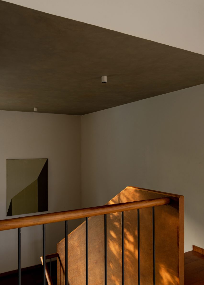 House Beyond the Mango Trees by InLe Architects