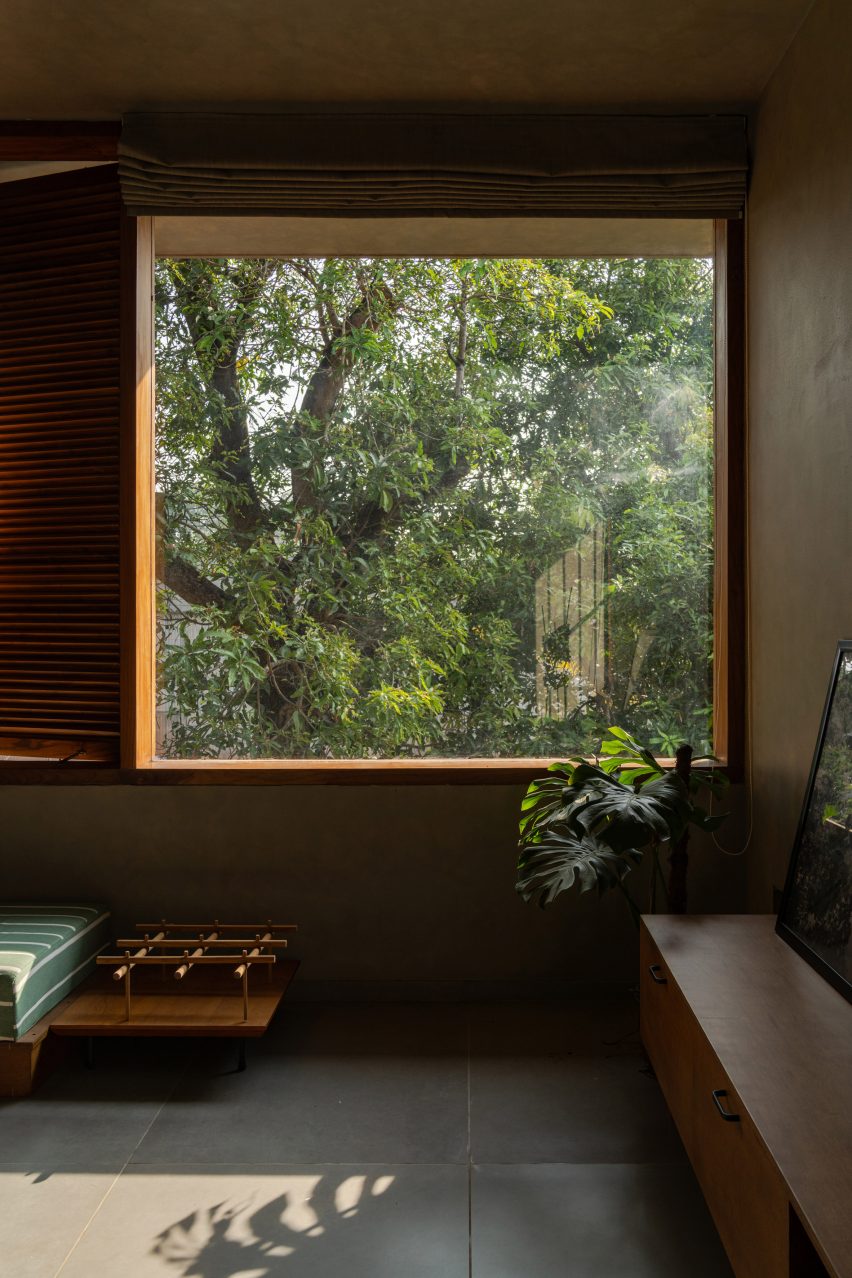 House Beyond the Mango Trees by InLe Architects