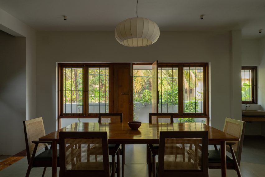 House Beyond the Mango Trees by InLe Architects