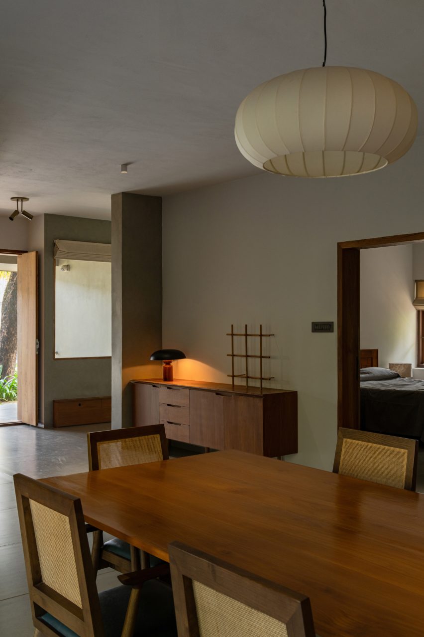 House Beyond the Mango Trees by InLe Architects