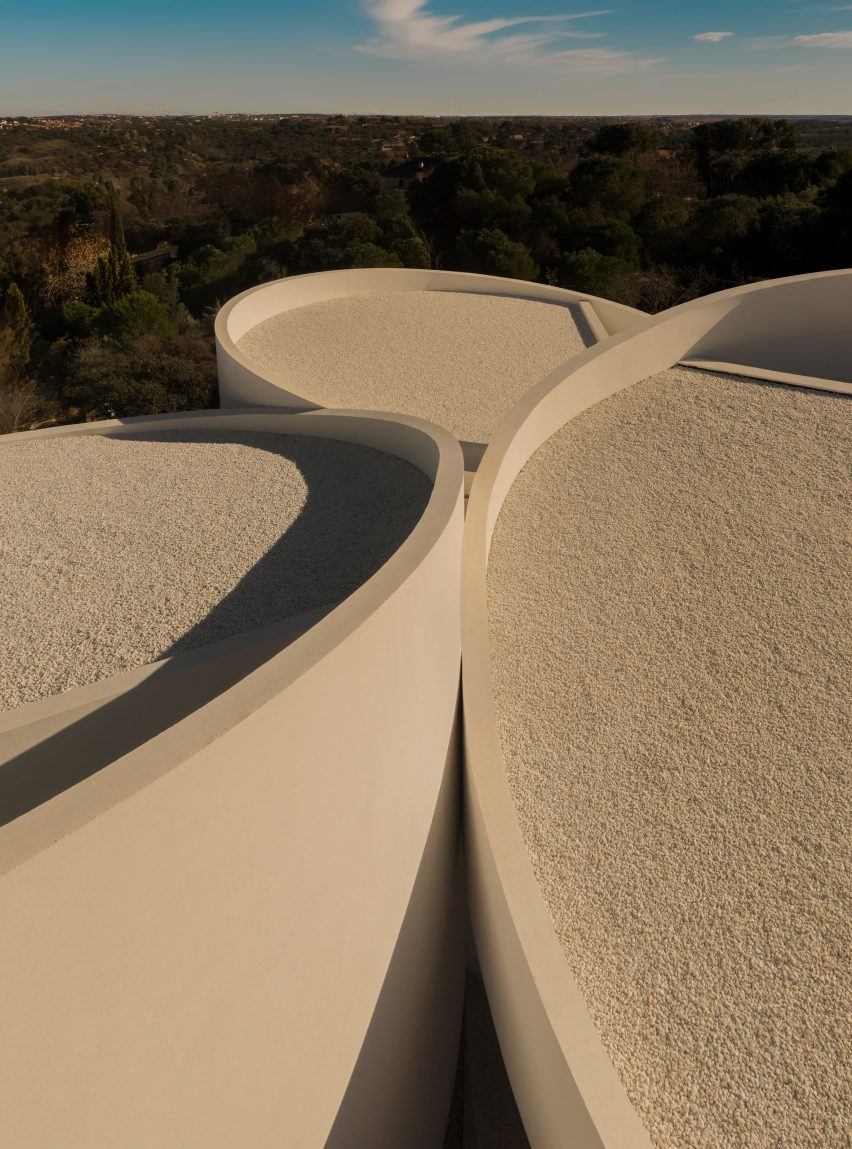 House in Las Rozas by Fran Silvestre Arquitectos
