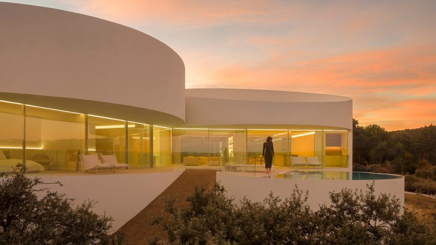 House in Las Rozas by Fran Silvestre Arquitectos