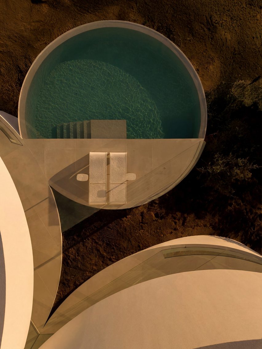 House in Las Rozas by Fran Silvestre Arquitectos