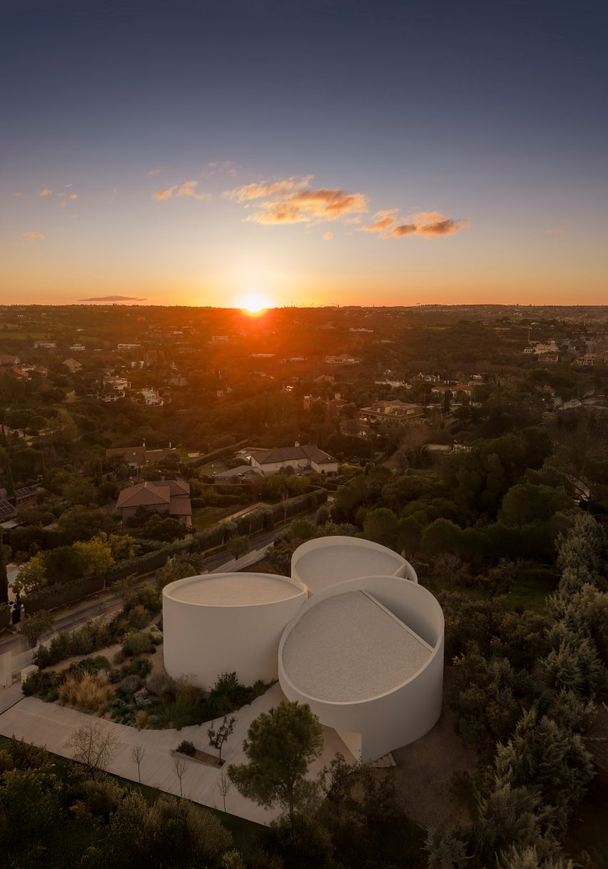 House in Las Rozas by Fran Silvestre Arquitectos