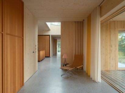 Studio area at holiday cabin by Johan Sundberg Arkitektur