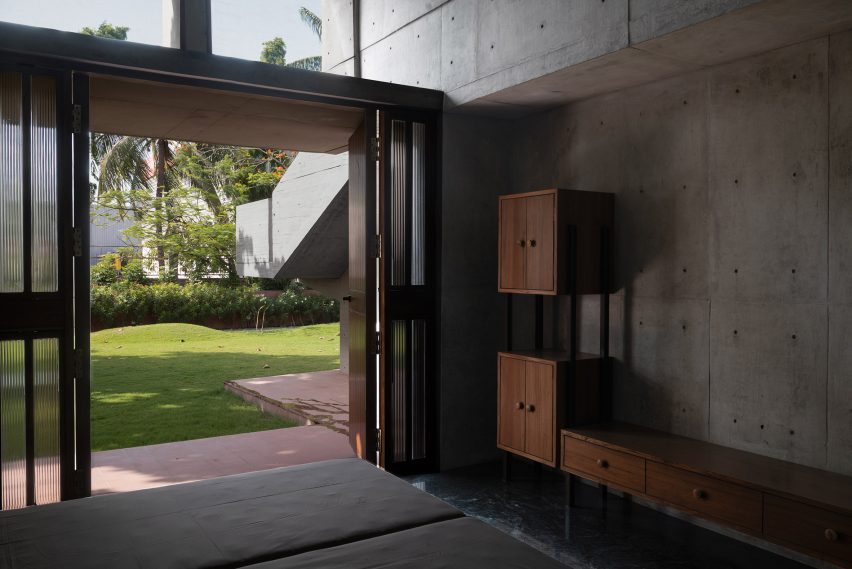 Monastic Field house in India by Roomoor